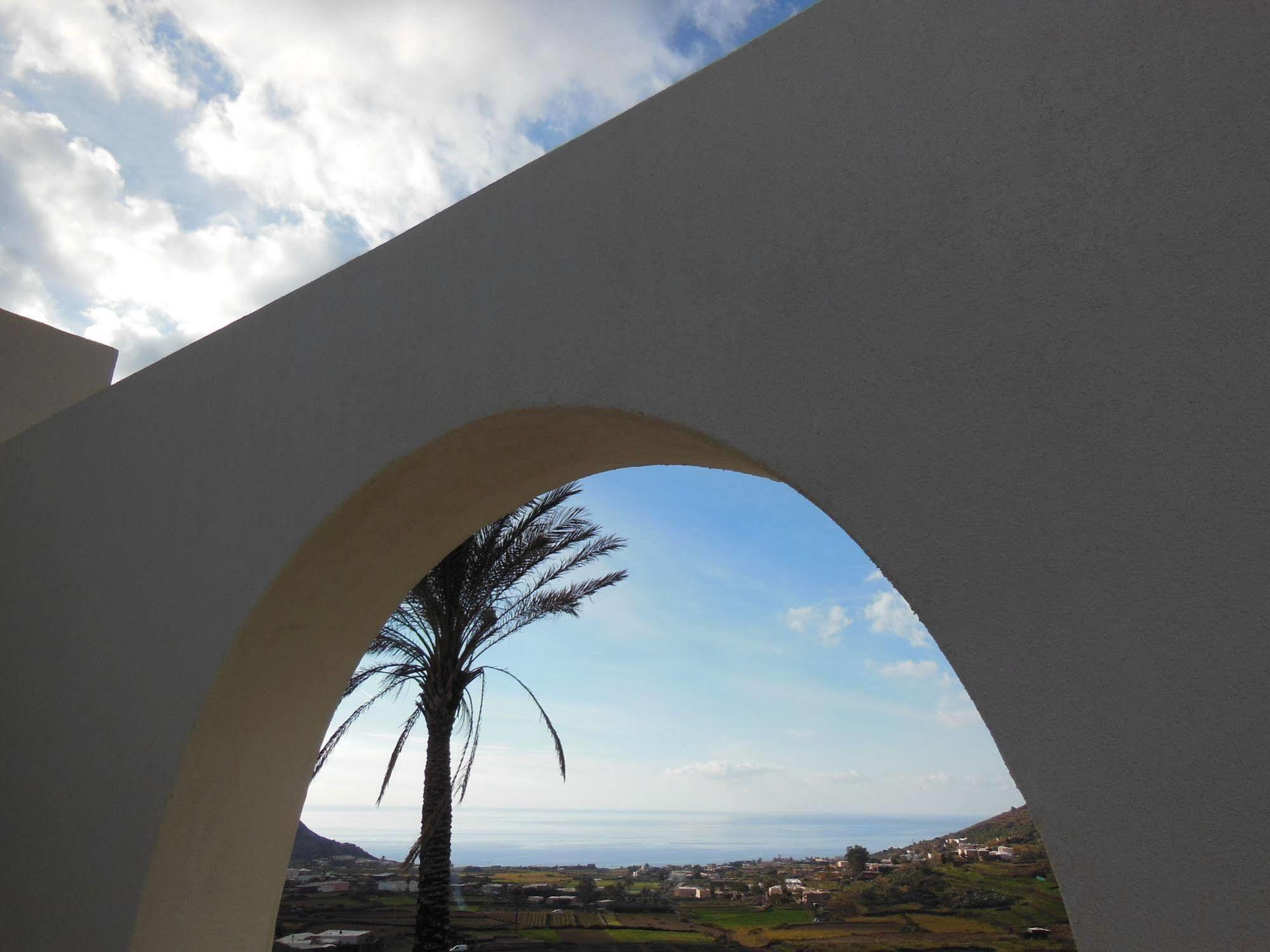 Sikelia Luxury Hotel Scauri  Esterno foto